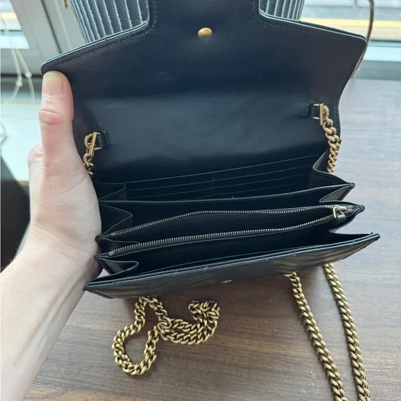 Gucci Marmont Crossbody - Picture 4 of 8